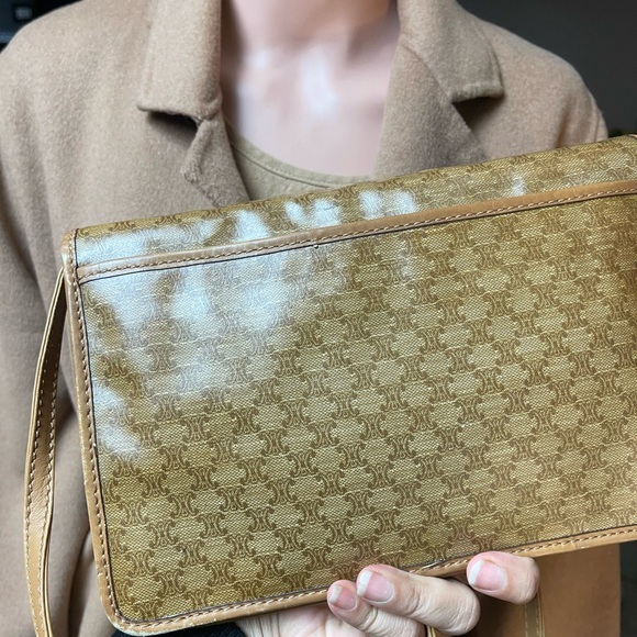 Authentic Celine vintage leather crossbody bag M05 (A2083) - Picture 5 of 13